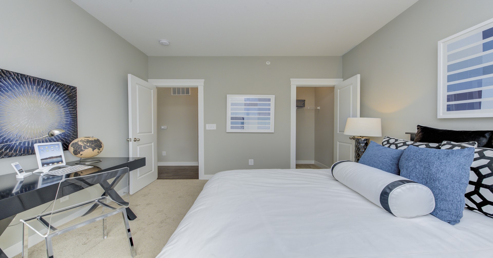 Highpointe Model Closet